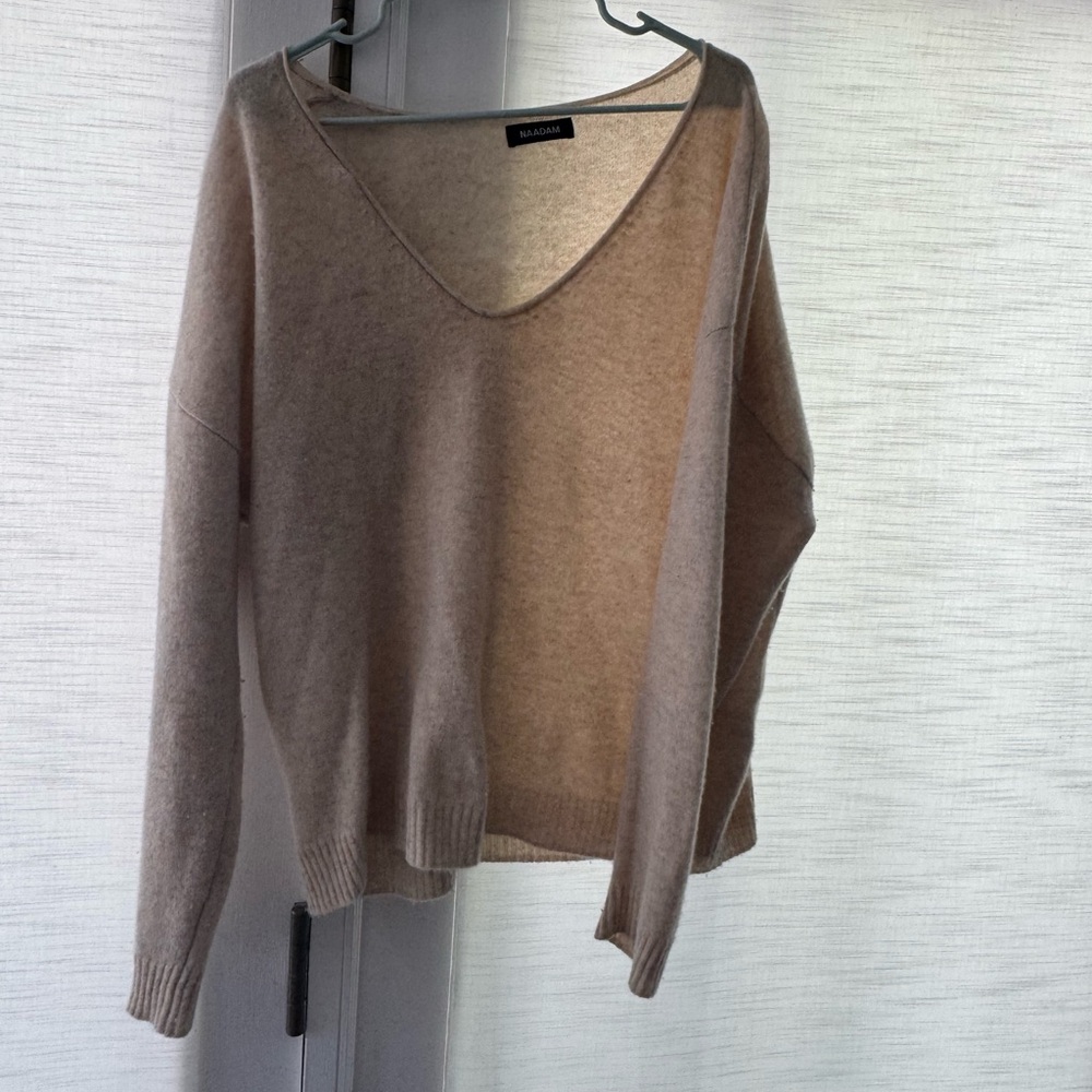 NAADAM Women's Cream V-Neck Cashmere Sweater